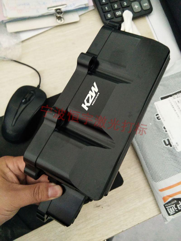 五金产品镭射打标